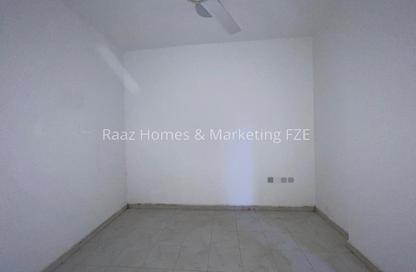 Apartment - 1 - 1 for rent in Plaza Building - Al Ghuwair - Al Gharb - Sharjah Apartment - 1 - 1 for rent in Plaza Building - Al Ghuwair - Al Gharb - Sharjah
