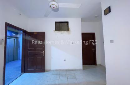 Apartment - 1 - 1 for rent in Plaza Building - Al Ghuwair - Al Gharb - Sharjah Apartment - 1 - 1 for rent in Plaza Building - Al Ghuwair - Al Gharb - Sharjah