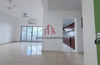 Apartment - 2 Bedrooms - 2 Bathrooms for rent in Dar Al Muraqqabat - Al Muraqqabat - Deira - Dubai