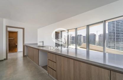 Apartment - 2 Bedrooms - 3 Bathrooms for sale in Stella Maris - Dubai Marina - Dubai