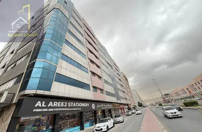 عمارة بالكامل - 8 غرف نوم - 8 حمامات للبيع في مجمع مويلح - تجارية مويلح - الشارقة