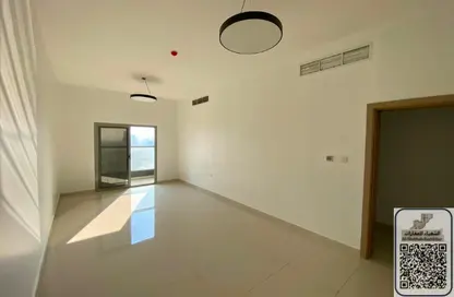 Apartment - 3 Bedrooms - 3 Bathrooms for rent in Al Jurf 2 - Al Jurf - Ajman Downtown - Ajman