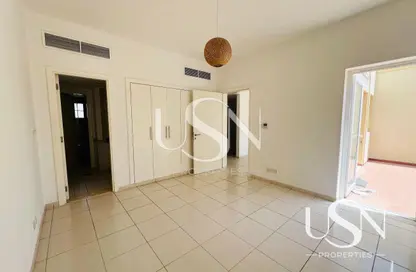 فيلا - 3 غرف نوم - 3 حمامات للايجار في الينابيع 5 - الينابيع - دبي فيلا - 3 غرف نوم - 3 حمامات للايجار في الينابيع 5 - الينابيع - دبي