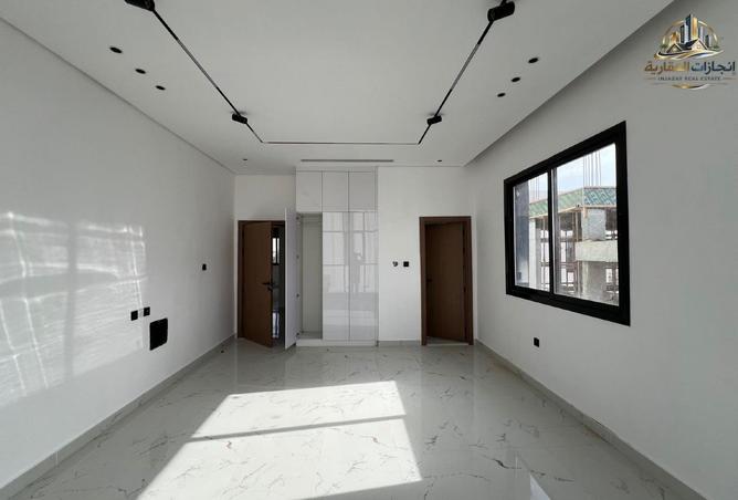 79853587 - Property Image 2