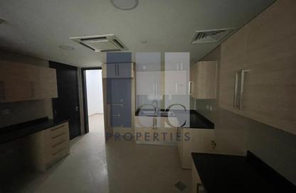 Apartment - 3 Bedrooms - 4 Bathrooms for rent in RAK Tower - Marina Square - Al Reem Island - Abu Dhabi