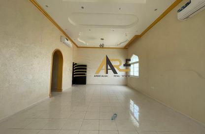 Villa - 6 - 7 for rent in Al Hooshi Villas - Hoshi - Al Badie - Sharjah Villa - 6 - 7 for rent in Al Hooshi Villas - Hoshi - Al Badie - Sharjah