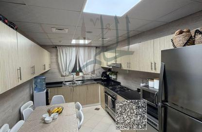 Apartment - 3 Bedrooms - 4 Bathrooms for sale in Oasis Tower - Al Rashidiya 1 - Al Rashidiya - Ajman