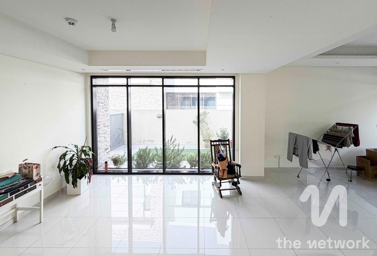 Single Row | Vacant | Landscaped Garden photo 10