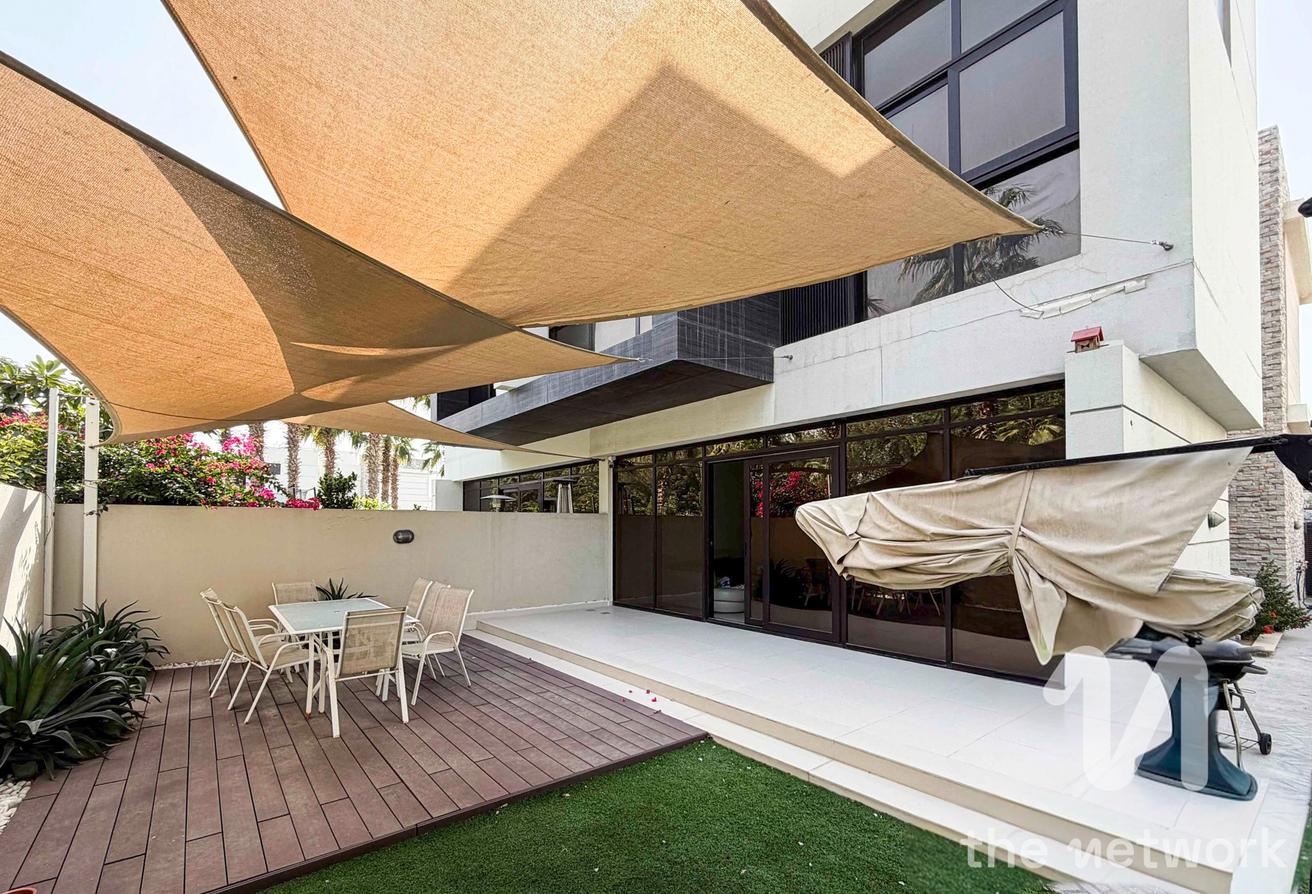 Single Row | Vacant | Landscaped Garden photo 15