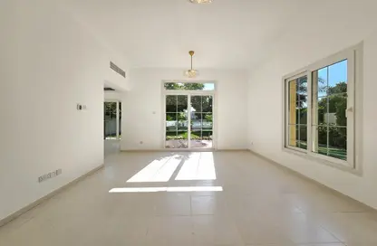 فيلا - 3 غرف نوم - 4 حمامات للايجار في الينابيع 9 - الينابيع - دبي