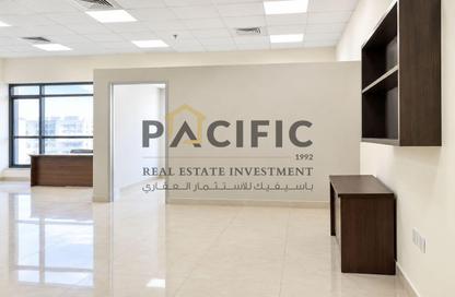 Office Space - Studio - 1 for rent in Nad Al Hamar Showrooms - Nadd Al Hammar - Dubai
