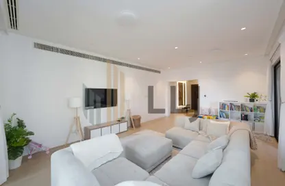 Apartment - 4 Bedrooms - 6 Bathrooms for sale in Saadiyat Beach Residences - Saadiyat Beach - Saadiyat Island - Abu Dhabi