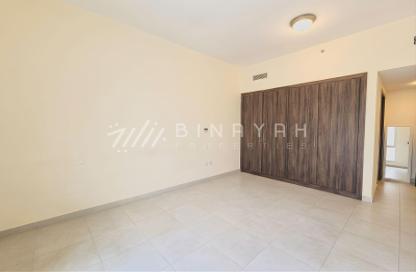 Apartment - 1 Bedroom - 2 Bathrooms for sale in Mazaya 5 - Queue Point - Liwan - Dubai
