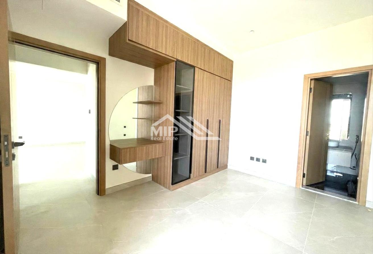 1 MONTH FREE RENT|Corner|Chiller Free| Pool View photo 2