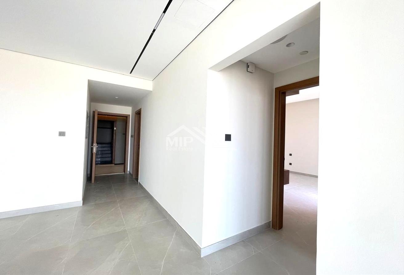 1 MONTH FREE RENT|Corner|Chiller Free| Pool View photo 3