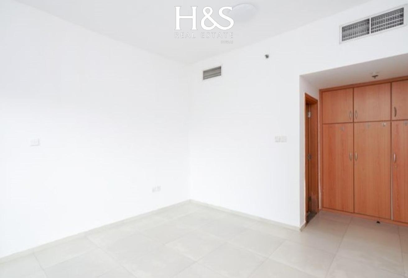 1 BR Apartment in Barsha Heights with Balcony photo 12