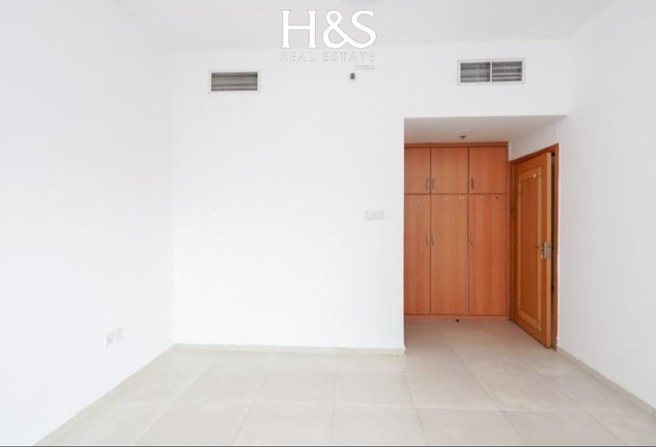 1 BR Apartment in Barsha Heights with Balcony photo 10