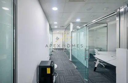 شقة للايجار في القمة - الخليج التجاري - دبي