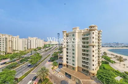 Apartment - 3 Bedrooms - 4 Bathrooms for sale in Jash Falqa - Shoreline Apartments - Palm Jumeirah - Dubai