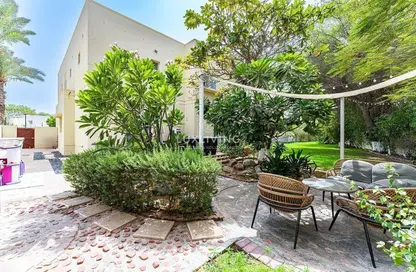 Villa - 4 Bedrooms - 5 Bathrooms for rent in Meadows 9 - Meadows - Dubai