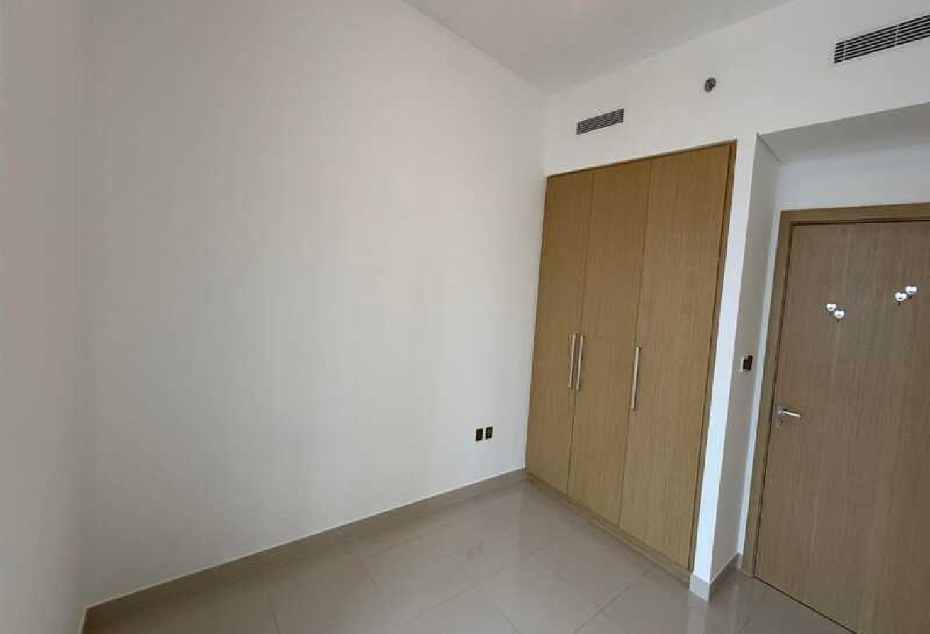 SPACIOUS 2BR | PARK VIEW | UNFURNISHED gallery image