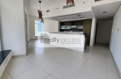 Apartment - 1 Bedroom - 2 Bathrooms for rent in The Lofts East - The Lofts - Downtown Dubai - Dubai