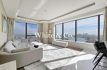 Apartment - 1 Bedroom - 2 Bathrooms for rent in The Palm Tower - Palm Jumeirah - Dubai
