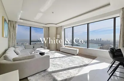 Apartment - 1 Bedroom - 2 Bathrooms for rent in The Palm Tower - Palm Jumeirah - Dubai