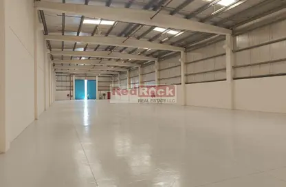 Warehouse - Studio - 2 Bathrooms for rent in Dubai Investment Park 1 (DIP 1) - Dubai Investment Park (DIP) - Dubai
