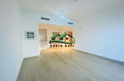 Apartment - 1 - 1 for rent in Waters Edge - Yas Island - Abu Dhabi