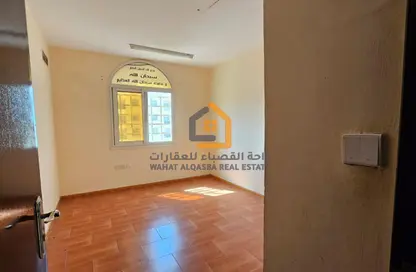 Apartment - 2 Bedrooms - 1 Bathroom for rent in Al Naba'ah 8 Building - Al Naba'ah - Al Sharq - Sharjah