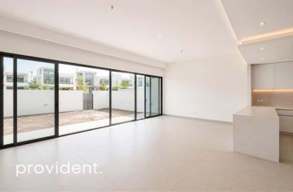 Villa - 4 - 5 for sale in Opal Gardens - District 11 - Mohammed Bin Rashid City - Dubai