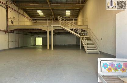 Warehouse - Studio - 2 Bathrooms for rent in Umm Al Thuoob - Umm Al Quwain