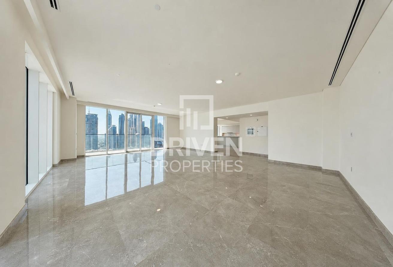 Elegant Penthouse | Prime Waterfront | Sea View photo 6