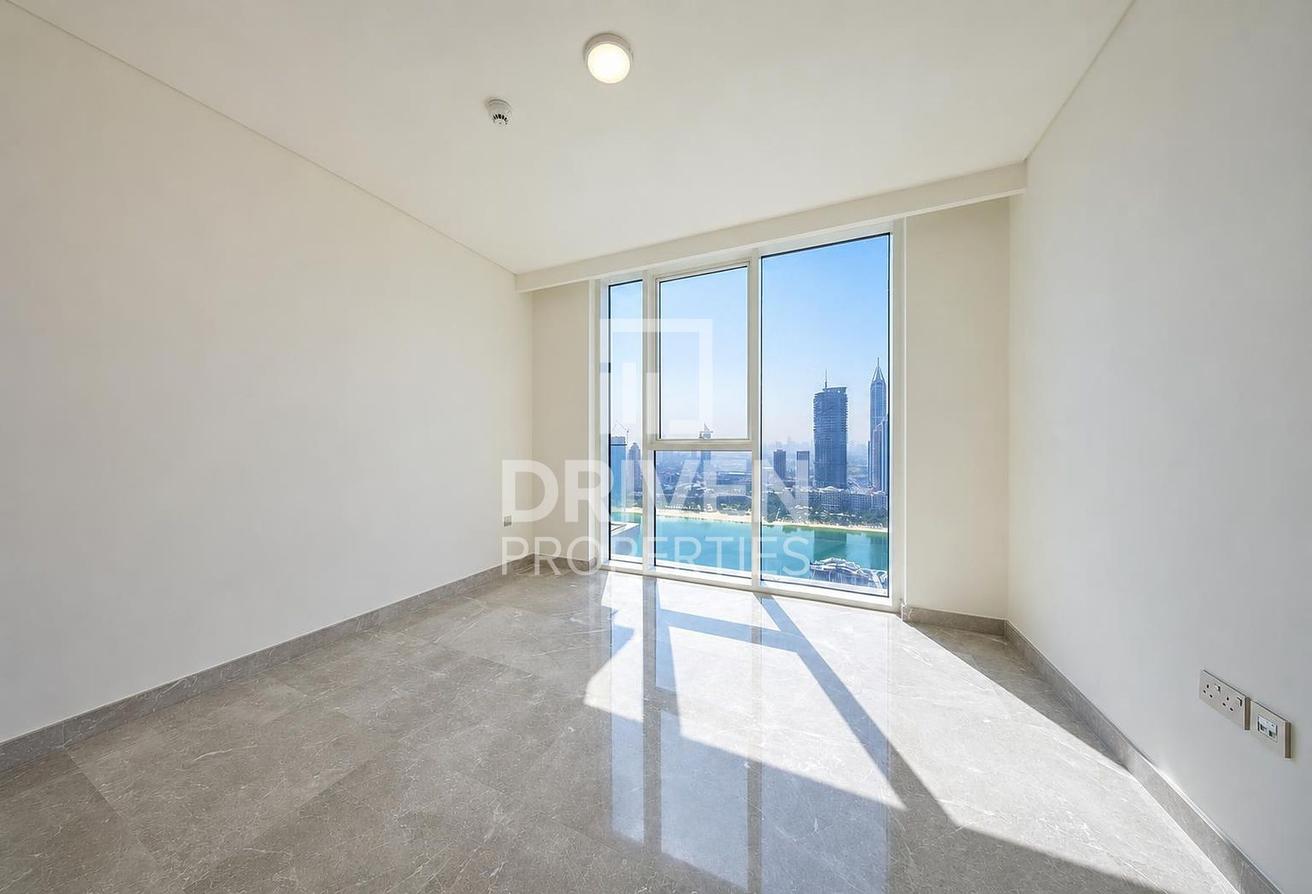 Elegant Penthouse | Prime Waterfront | Sea View photo 12