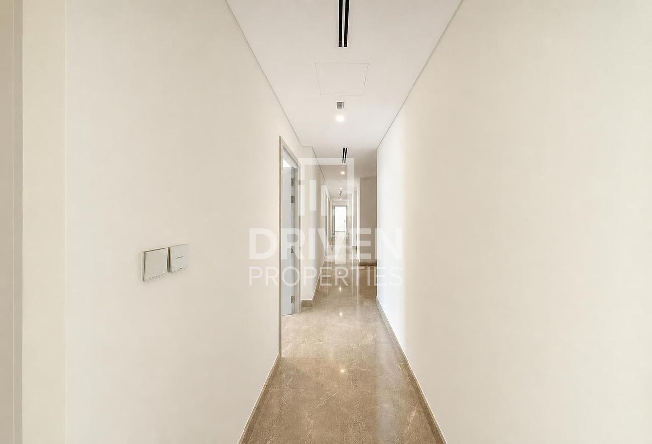 Elegant Penthouse | Prime Waterfront | Sea View photo 19