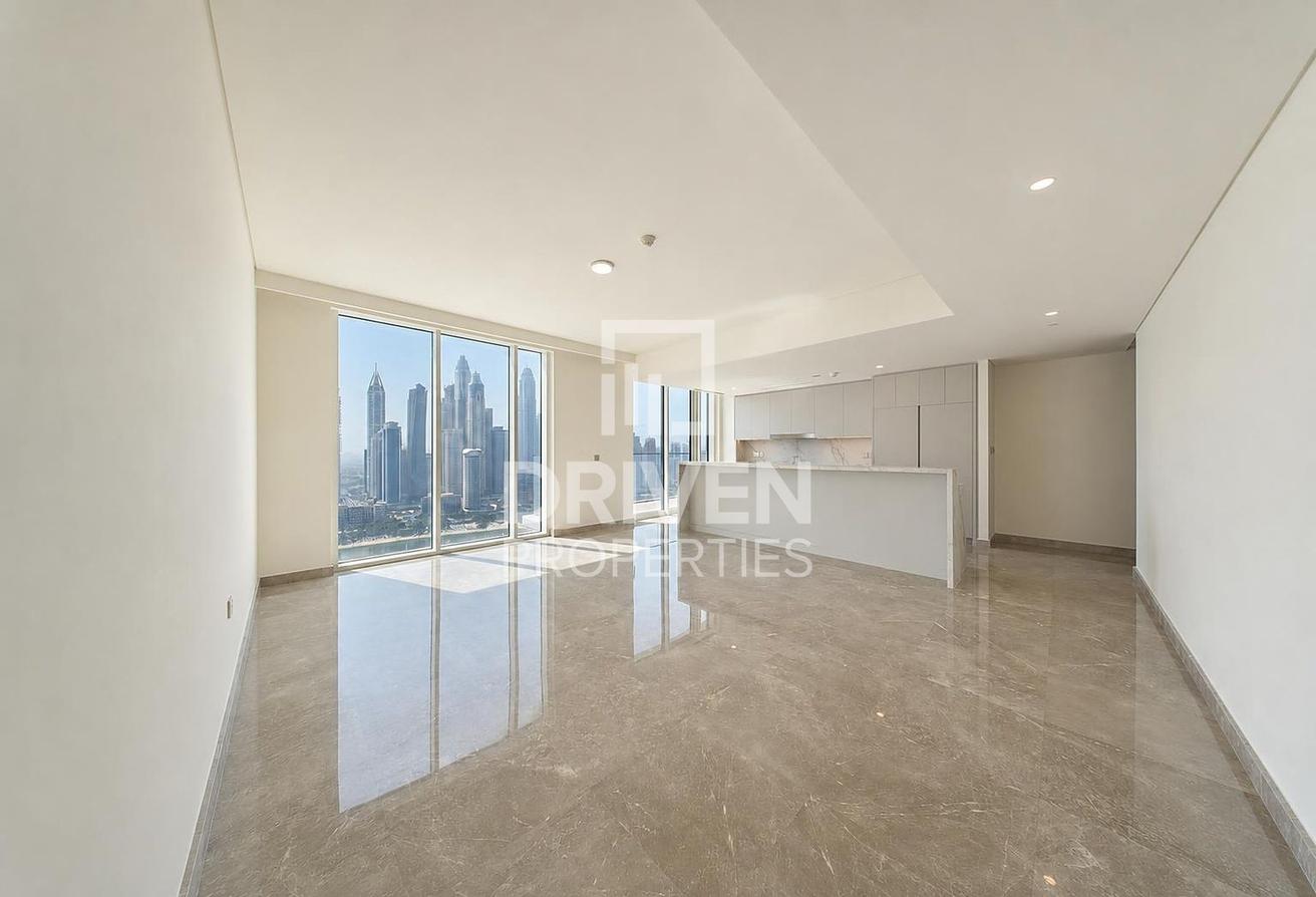 Elegant Penthouse | Prime Waterfront | Sea View photo 5