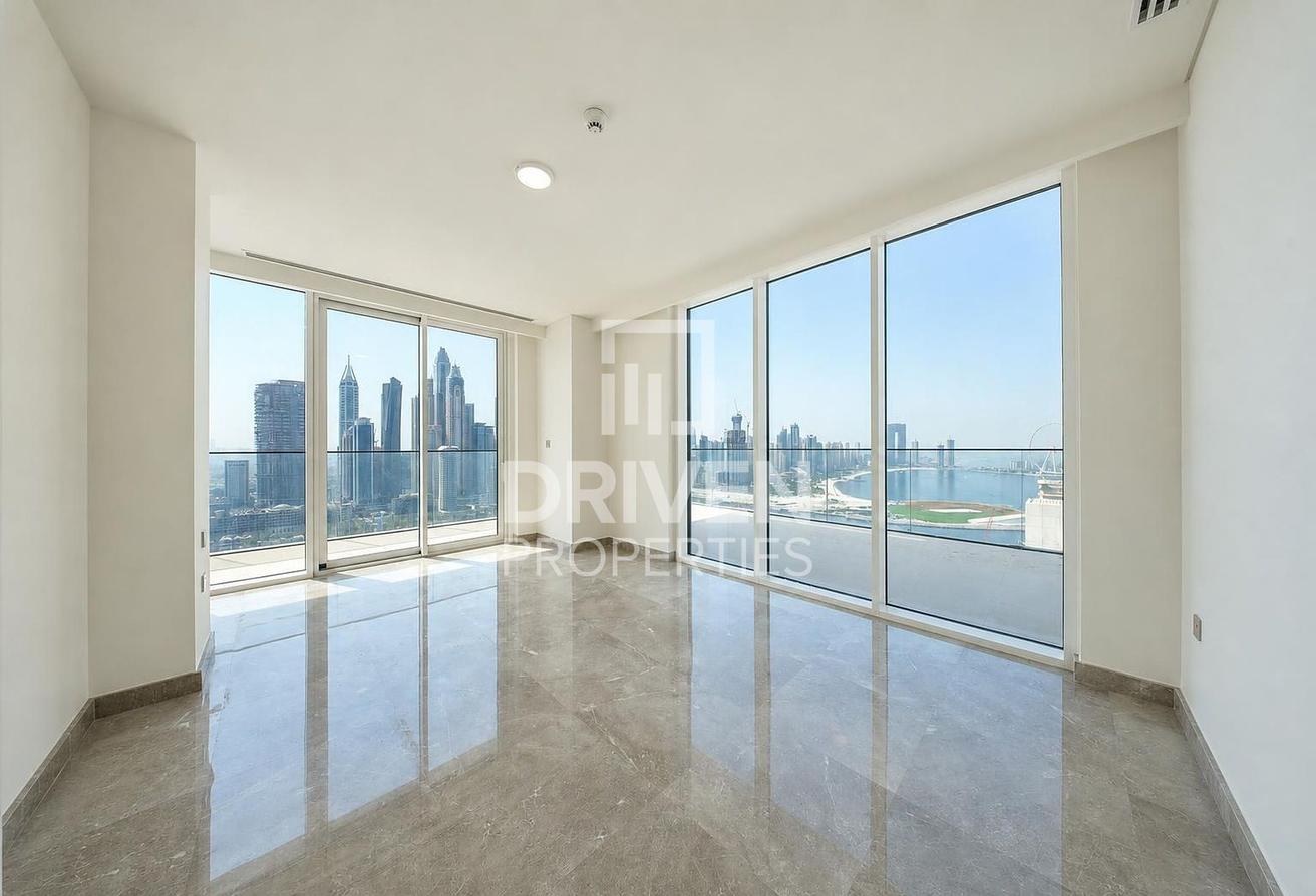 Elegant Penthouse | Prime Waterfront | Sea View photo 8