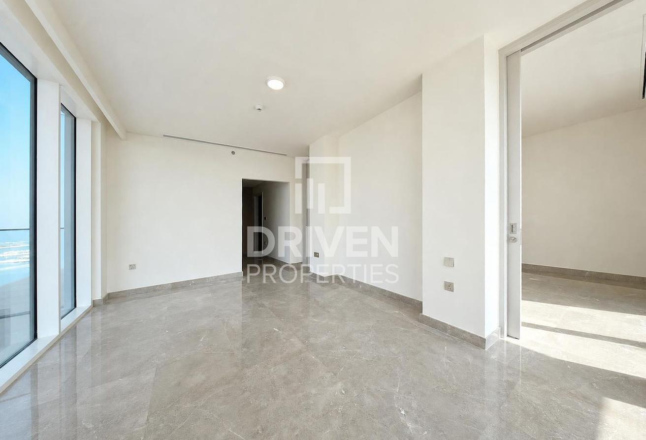 Elegant Penthouse | Prime Waterfront | Sea View photo 16