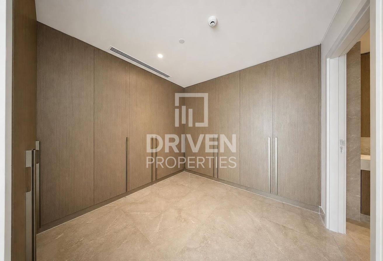 Elegant Penthouse | Prime Waterfront | Sea View photo 14