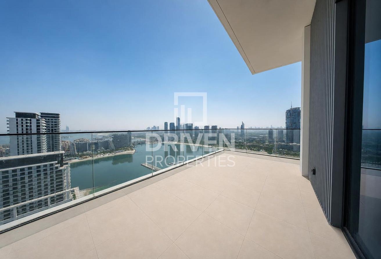 Elegant Penthouse | Prime Waterfront | Sea View photo 25