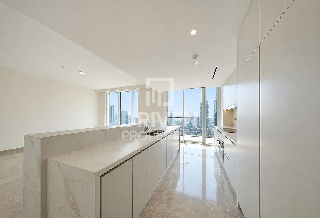 Elegant Penthouse | Prime Waterfront | Sea View photo 21