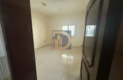 شقة - غرفة نوم - 1 حمام للايجار في مجمع مويلح - تجارية مويلح - الشارقة