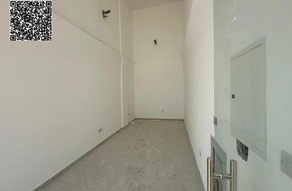 عمارة بالكامل - استوديو - 1 حمام للبيع في الحليو 1 - الحليو - عجمان