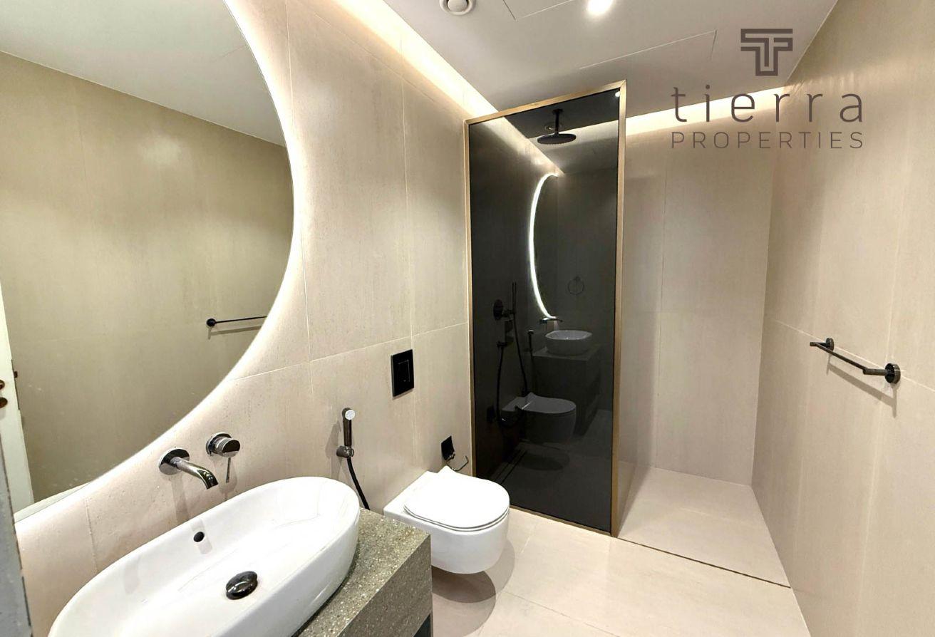1BR Apartment | Huge Balcony | City View photo 4