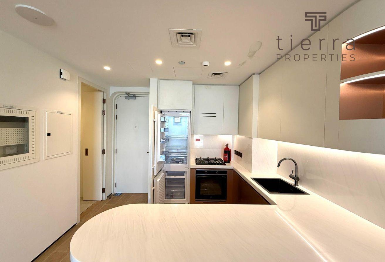 1BR Apartment | Huge Balcony | City View photo 6