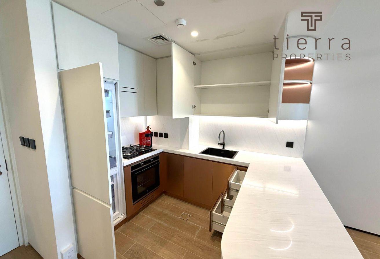 1BR Apartment | Huge Balcony | City View photo 9