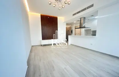 شقة - غرفة نوم - 2 حمامات للايجار في ذا ايست كريست - ديستريكت 17 - قرية جميرا الدائرية - دبي