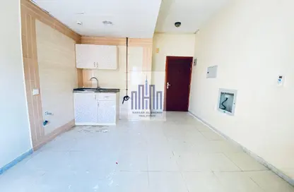 شقة - 1 حمام للايجار في طريق فاير ستاشن - مويلح - الشارقة