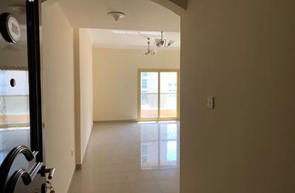 Apartment - 1 - 1 for rent in Qasimia 10 building - Al Mahatta - Al Qasimia - Sharjah Apartment - 1 - 1 for rent in Qasimia 10 building - Al Mahatta - Al Qasimia - Sharjah